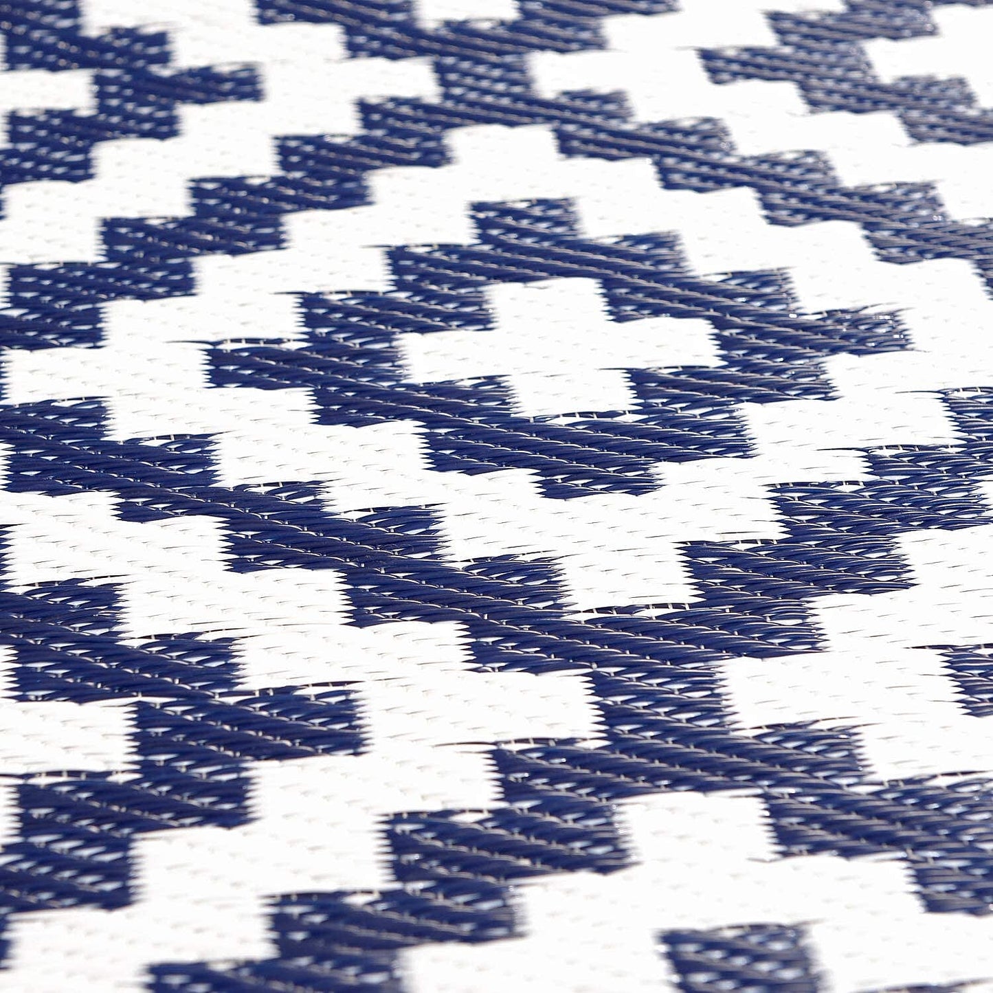 Navy, White Polypropylene Lattice Pattern Straw Mat