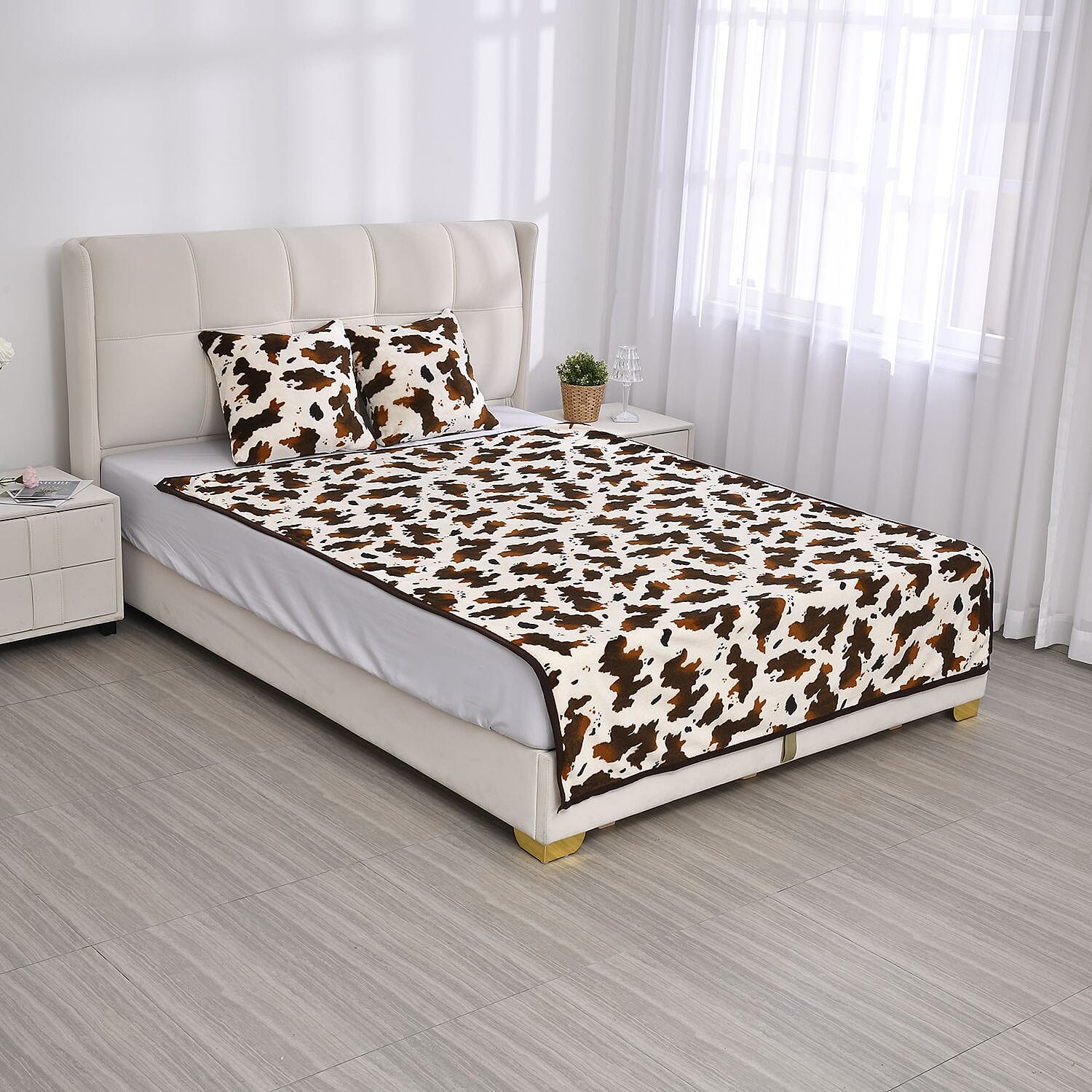 HOMESMART Brown Cow Print Warm & Cozy Coral Fleece Microfiber Blanket and 2 Pieces Cushion Cover