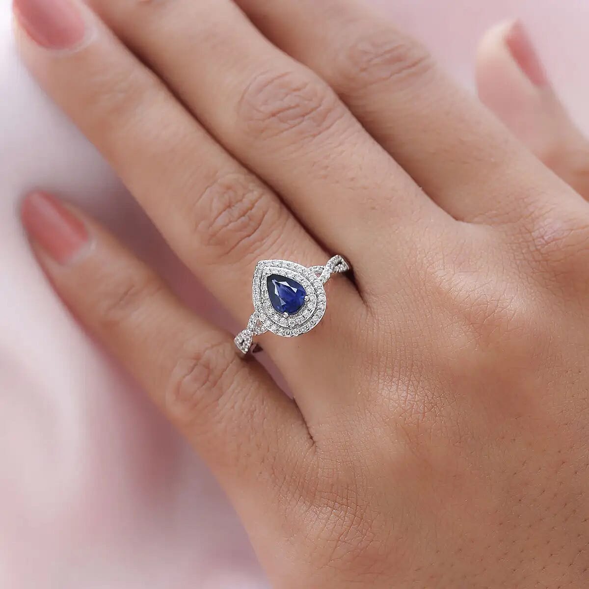 RHAPSODY 950 Platinum AAAA Color Change Sapphire and E-F VS2 Diamond Cocktail Ring 5.50 Grams 1.10 ctw