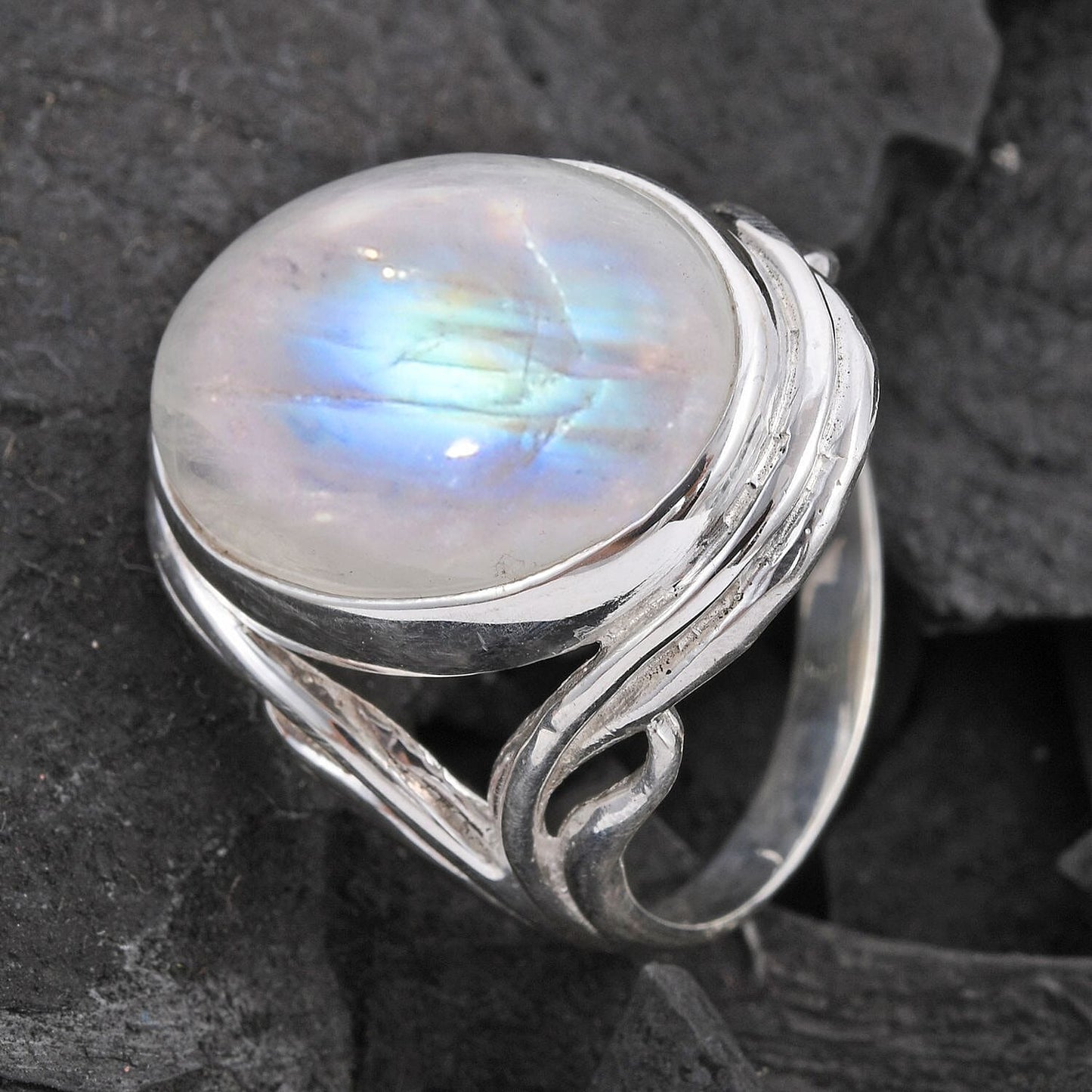 Doorbuster BALI LEGACY Kuisa Rainbow Moonstone Ring in Sterling Silver 7.5 Grams 25.00 ctw