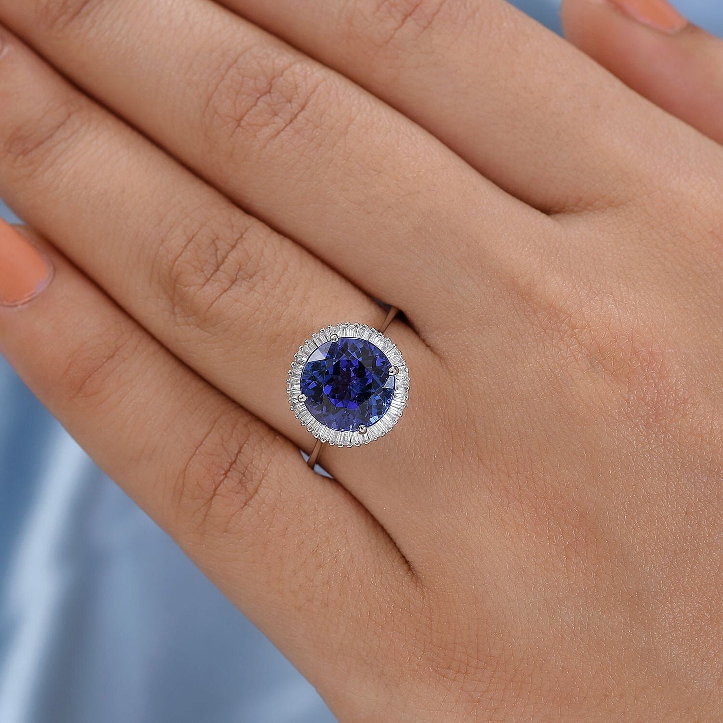 Doorbuster RHAPSODY 950 Platinum AAAA Tanzanite and E-F VS2 Diamond Ring 4.40 Grams 3.00 ctw